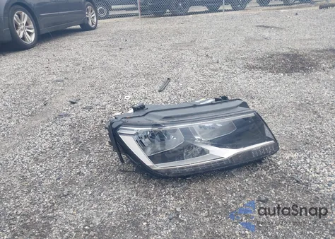 2021 Volkswagen Tiguan 2.0T Se/2.0T Se R-Line Black/2.0T Sel z USA, uszkodzony, nr VIN 3VV2B7AX1MM030328